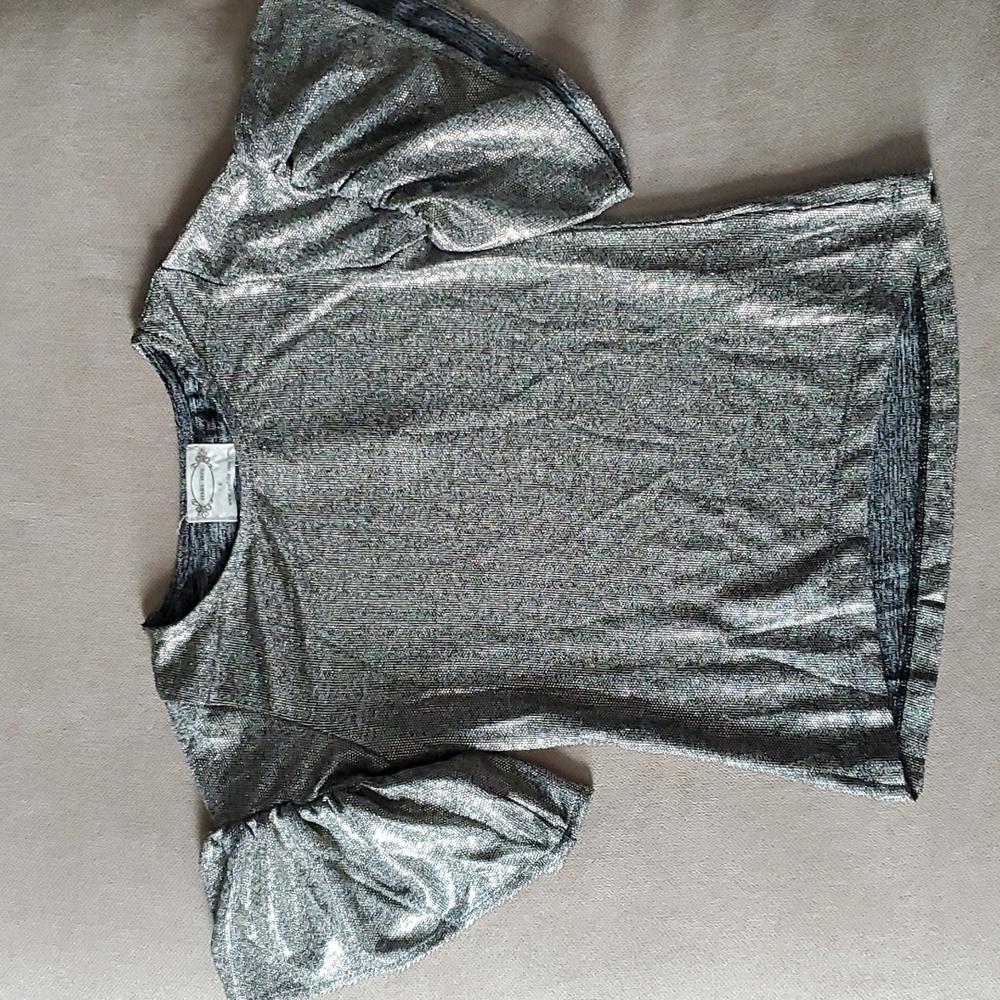 Girls ruffle sleeve top
